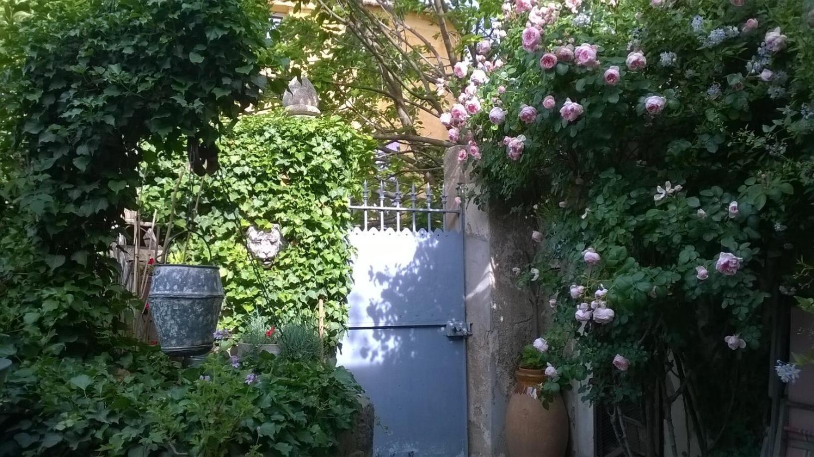 Отель Au Puits De La Fontaine Tavernes Экстерьер фото