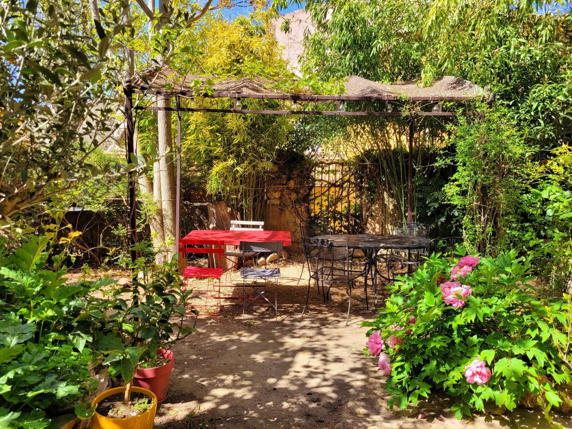 Отель Au Puits De La Fontaine Tavernes Экстерьер фото