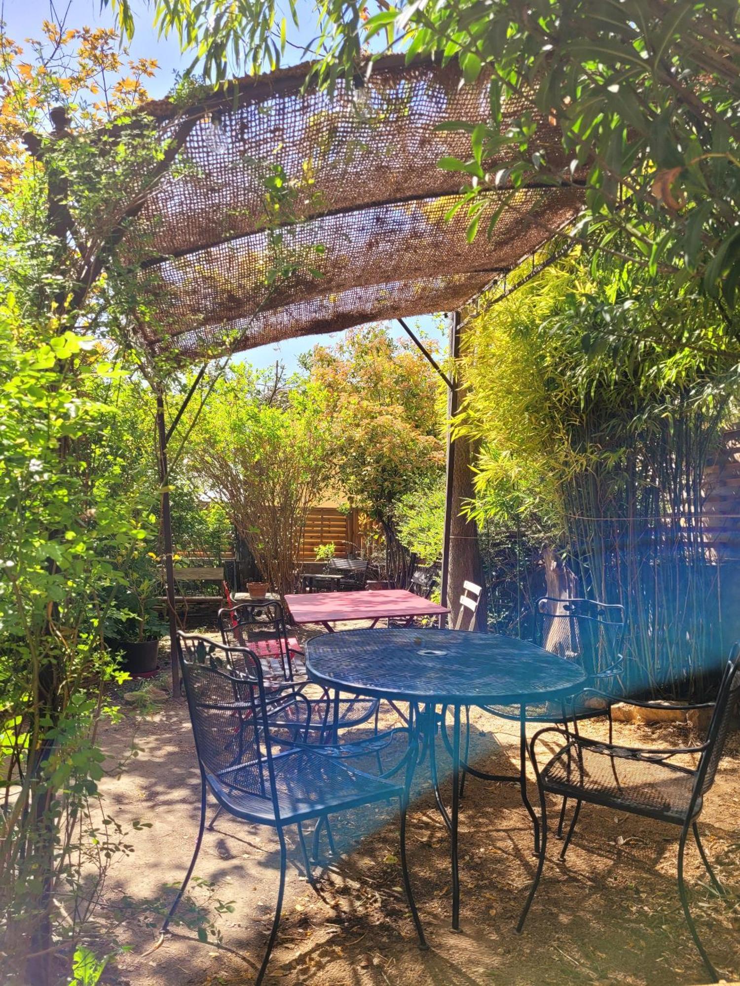 Отель Au Puits De La Fontaine Tavernes Экстерьер фото